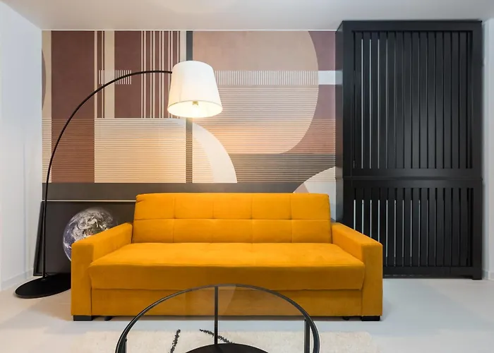 Central Spacious Apartment 910